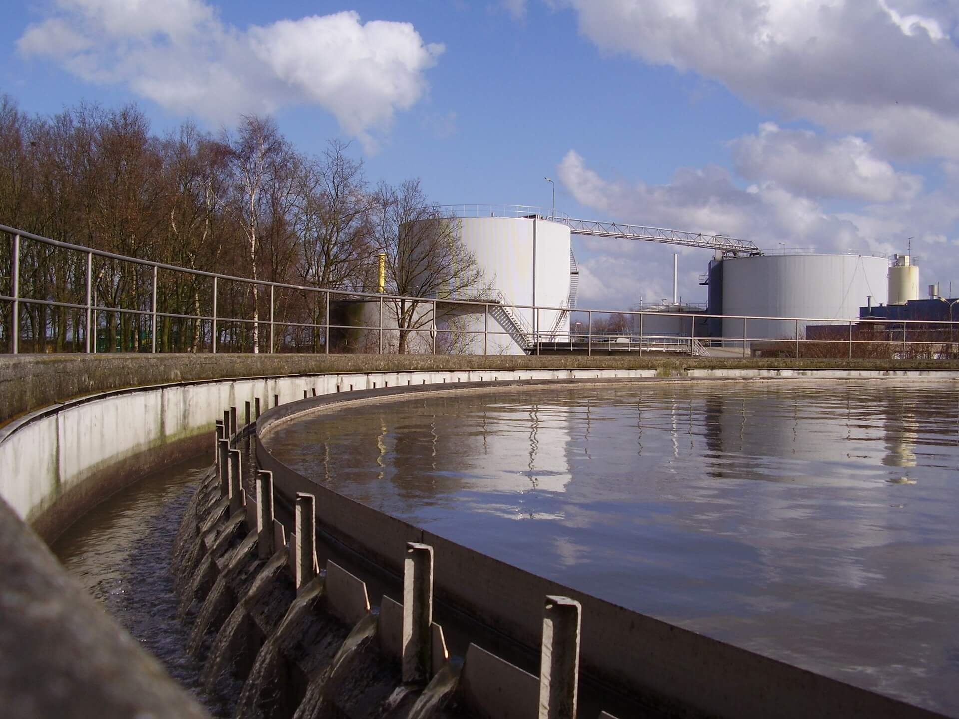 Sludge dewatering and waste water treatment by Service in Separation Ltd